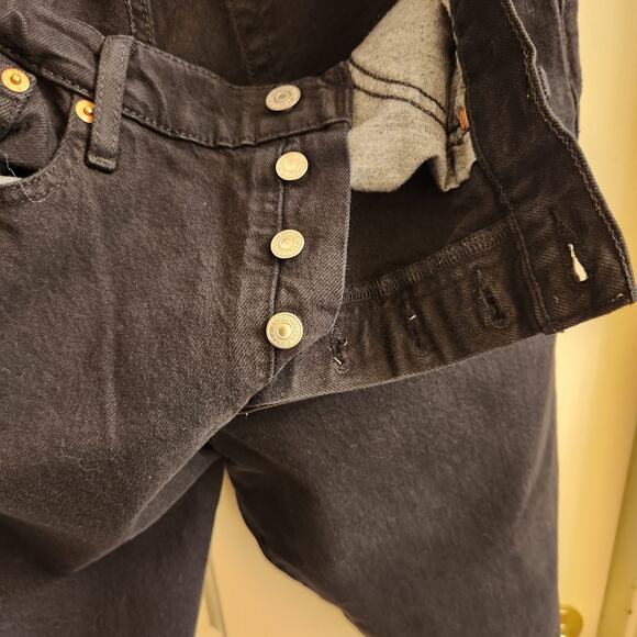 Wedgie Straight Fit Women's Jeans - Black - Size 33x28 - gently worn - Picture 2 of 7